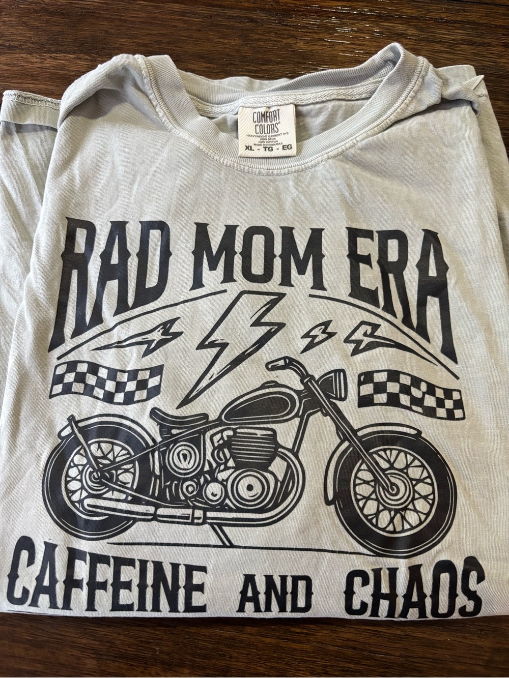Comfort Colors Women’s  "Rad Mom Era" Sage Green Graphic Tee